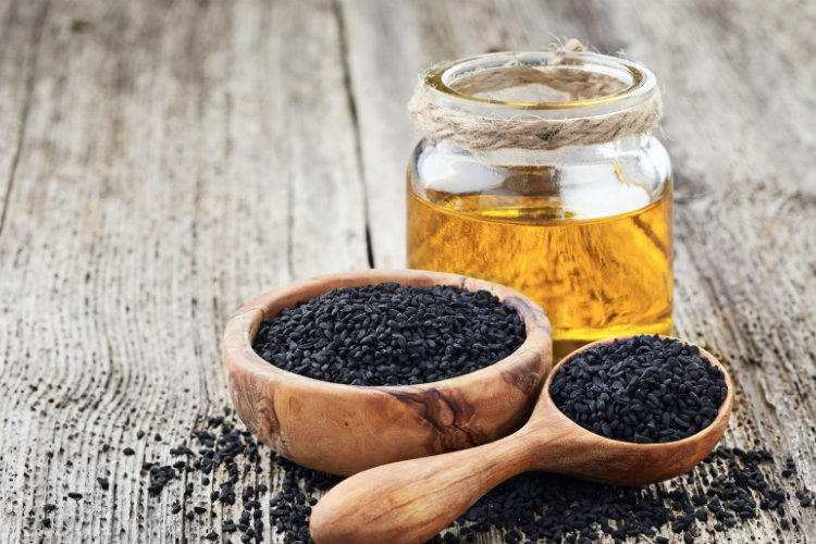 Qora sedana urug'i va yog'i foydasi